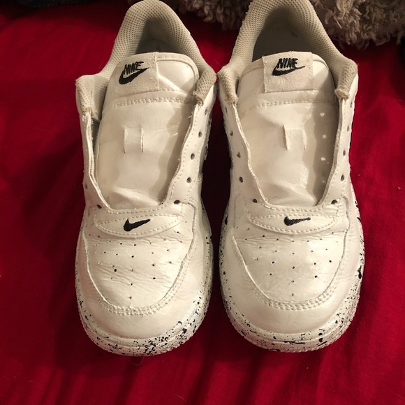 Custom Jordan 1s - Picture 3 of 4